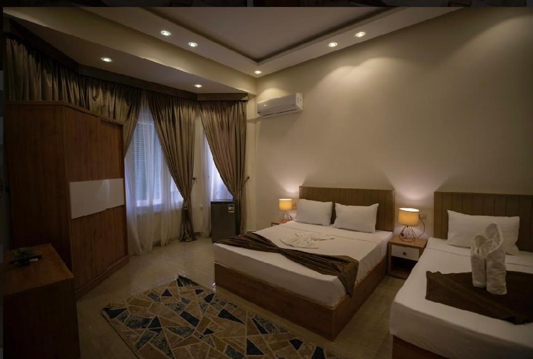 Hotel New View *